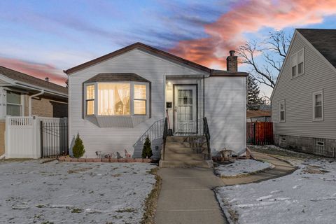 Tiny photo for 10505 S Whipple Street, Chicago, IL 60655 (MLS # 12554253)