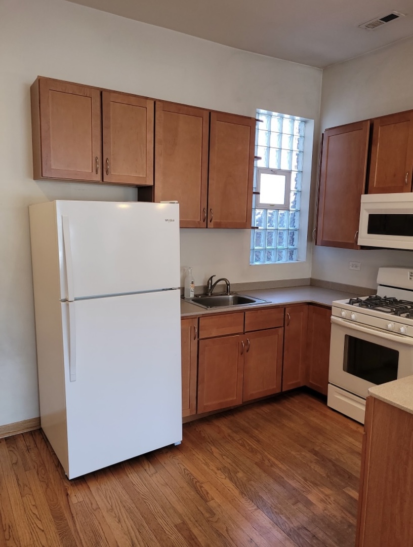2350 W Grand Avenue 3F