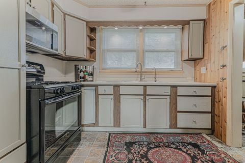 Tiny photo for 1414 Belle Plaine Avenue, Gurnee, IL 60031 (MLS # 12511855)