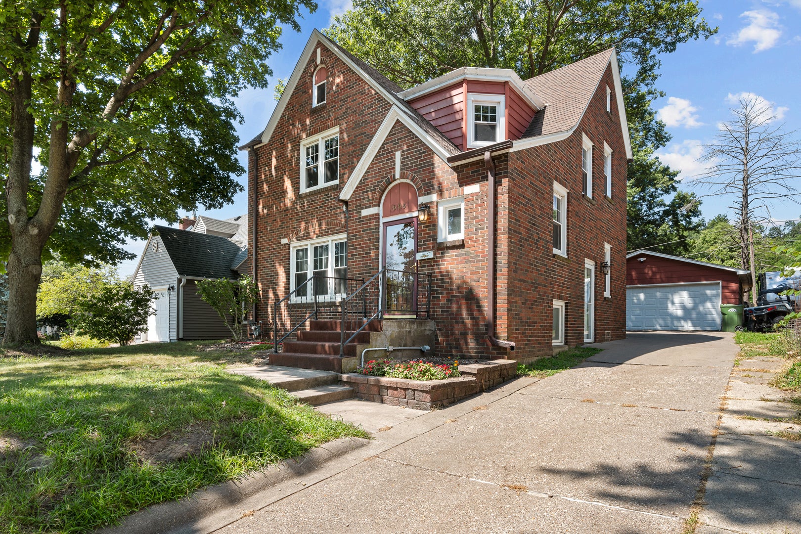 806 N 4th Street