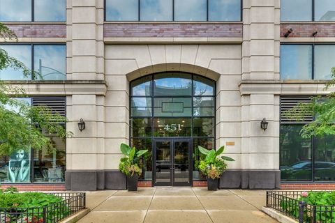 Tiny photo for 451 W Huron Street #502, Chicago, IL 60654 (MLS # 12568218)