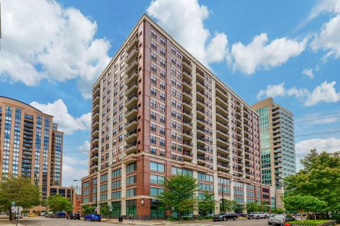 Photo of 451 W Huron Street #502, Chicago, IL 60654 (MLS # 12568218)