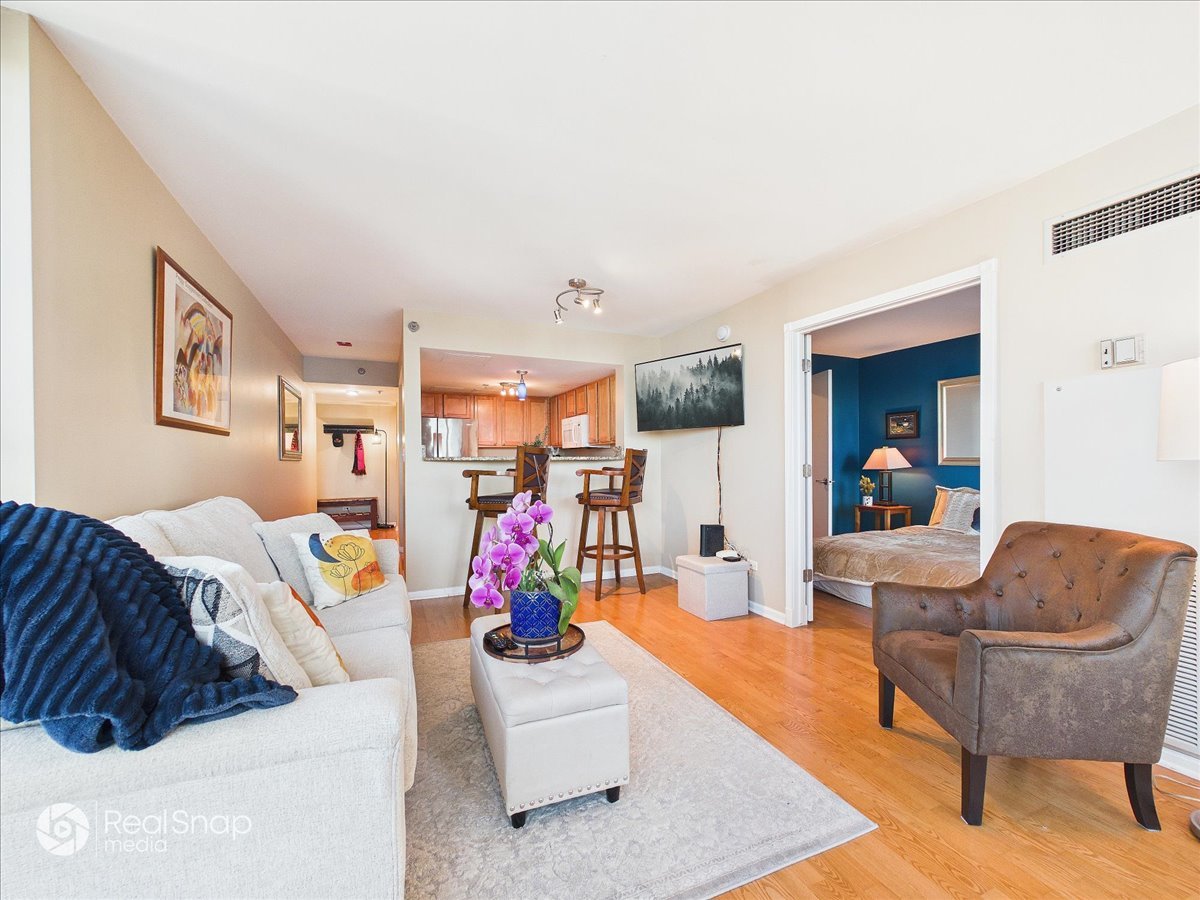 345 N LaSalle Drive 3110