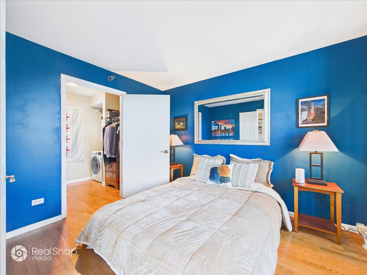 345 N LaSalle Drive 3110