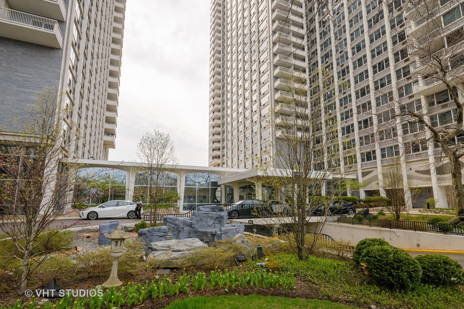 Photo 1 of 15 — 4250 N Marine Drive 2115, Chicago, IL 60613