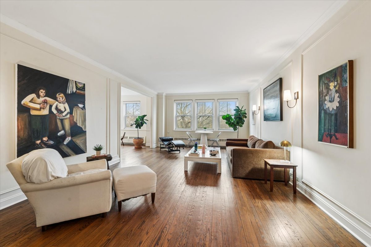 5555 N SHERIDAN Road 316