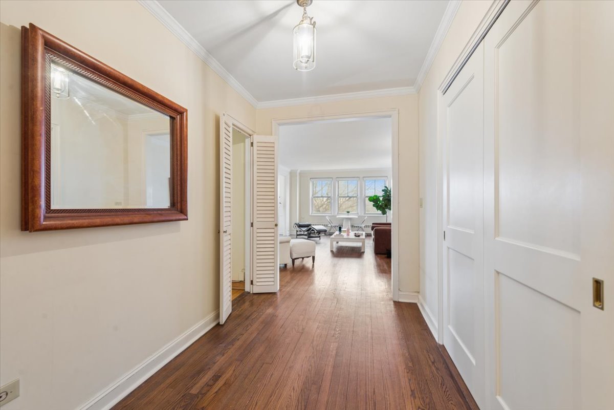 5555 N SHERIDAN Road 316