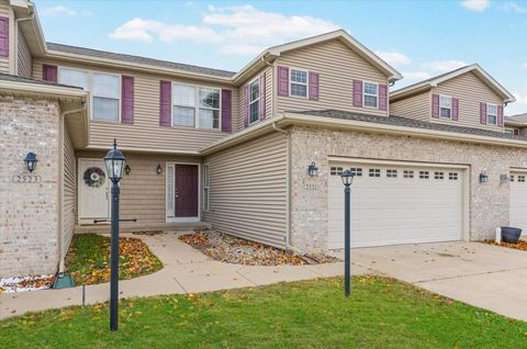 Tiny photo for 2521 Pembrook Point, Champaign, IL 61821 (MLS # 12521413)