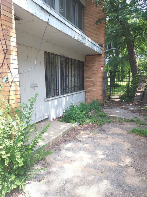 Photo of 7829 S South Shore Drive #H, Chicago, IL 60649 (MLS # 12794945)