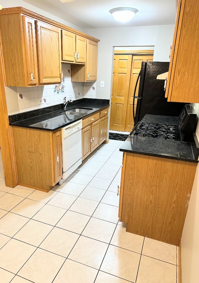8000 Archer Avenue 103
