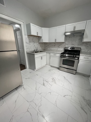 916 W 68th Street 2W