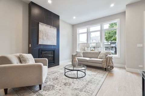 Tiny photo for 1719 W Foster Avenue, Chicago, IL 60640 (MLS # 12406971)