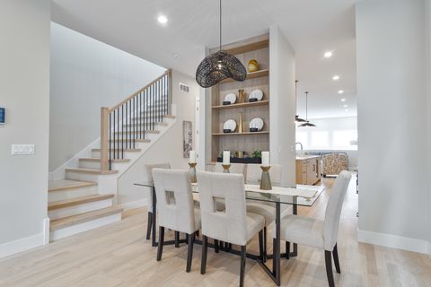 Tiny photo for 1719 W Foster Avenue, Chicago, IL 60640 (MLS # 12406971)