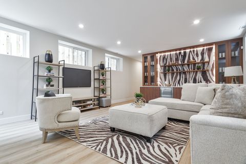 Tiny photo for 1719 W Foster Avenue, Chicago, IL 60640 (MLS # 12406971)