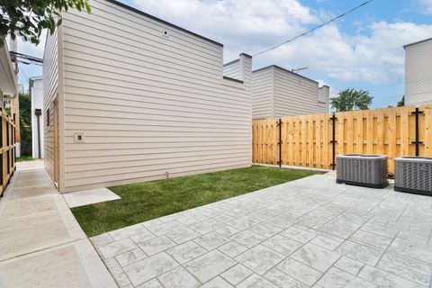 Tiny photo for 1719 W Foster Avenue, Chicago, IL 60640 (MLS # 12406971)
