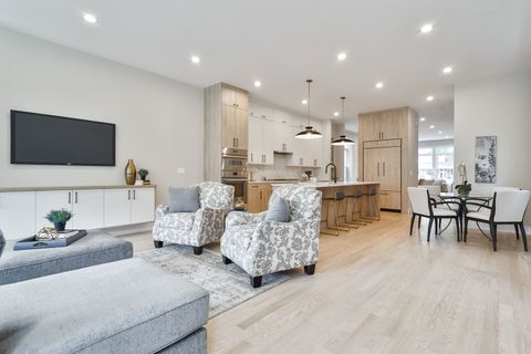 Tiny photo for 1719 W Foster Avenue, Chicago, IL 60640 (MLS # 12406971)