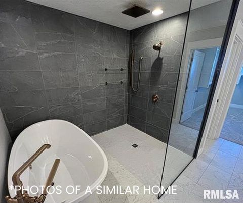 Tiny photo for 6414 Pelican Street, Bettendorf, IA 52722 (MLS # QC4268792)