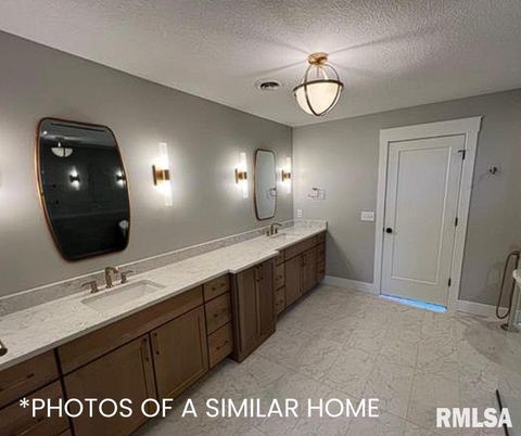 Tiny photo for 6414 Pelican Street, Bettendorf, IA 52722 (MLS # QC4268792)