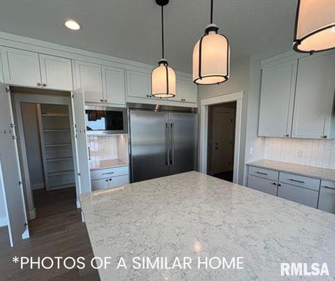 Tiny photo for 6414 Pelican Street, Bettendorf, IA 52722 (MLS # QC4268792)