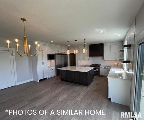 Tiny photo for 6414 Pelican Street, Bettendorf, IA 52722 (MLS # QC4268792)