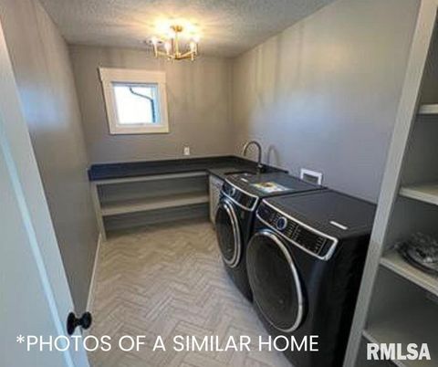 Tiny photo for 6414 Pelican Street, Bettendorf, IA 52722 (MLS # QC4268792)