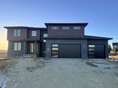 Photo of 6414 Pelican Street, Bettendorf, IA 52722 (MLS # QC4268792)