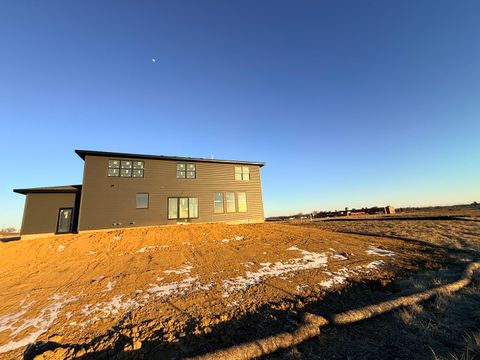 Tiny photo for 6414 Pelican Street, Bettendorf, IA 52722 (MLS # QC4268792)