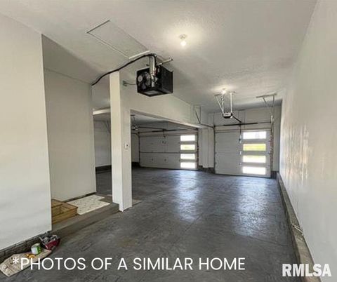 Tiny photo for 6414 Pelican Street, Bettendorf, IA 52722 (MLS # QC4268792)