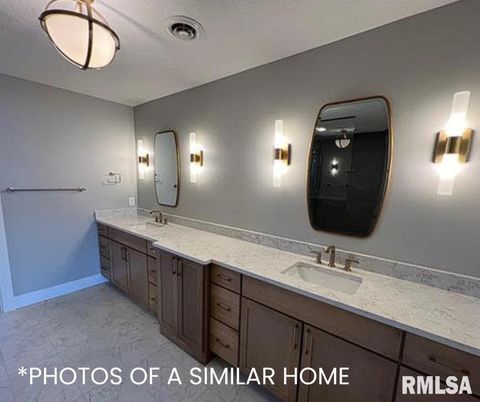 Tiny photo for 6414 Pelican Street, Bettendorf, IA 52722 (MLS # QC4268792)