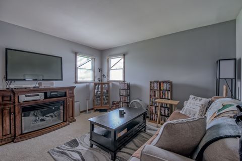 Tiny photo for 2512 LIVE OAK Drive, Crest Hill, IL 60403 (MLS # 12623696)