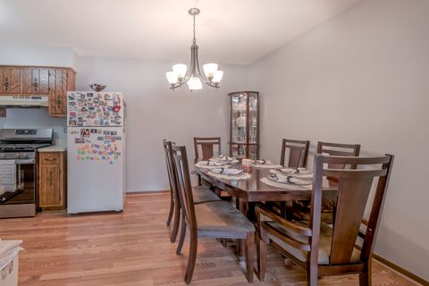 Tiny photo for 2512 LIVE OAK Drive, Crest Hill, IL 60403 (MLS # 12623696)