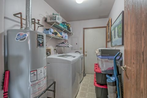 Tiny photo for 2512 LIVE OAK Drive, Crest Hill, IL 60403 (MLS # 12623696)