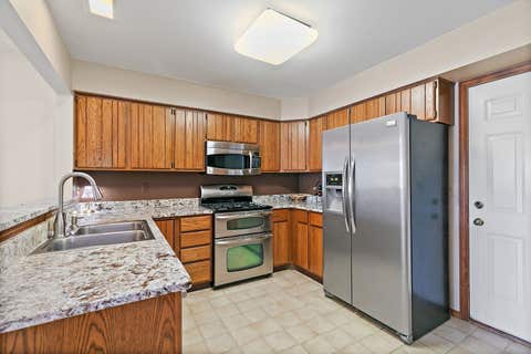 Tiny photo for 232 Sedgewick Circle, St. Charles, IL 60174 (MLS # 12725156)
