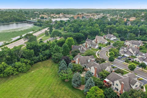Tiny photo for 232 Sedgewick Circle, St. Charles, IL 60174 (MLS # 12725156)