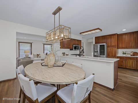 Tiny photo for 800 Marston Avenue NE, Glen Ellyn, IL 60137 (MLS # 12713841)