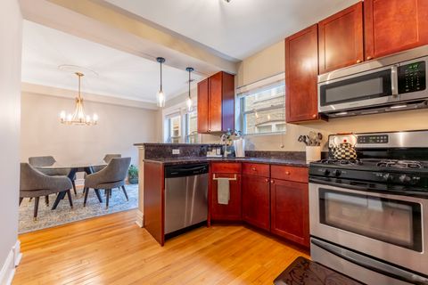 Tiny photo for 617 Washington Boulevard #2N, Oak Park, IL 60302 (MLS # 12559878)