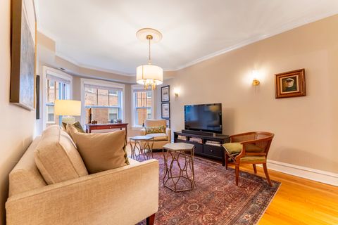 Tiny photo for 617 Washington Boulevard #2N, Oak Park, IL 60302 (MLS # 12559878)