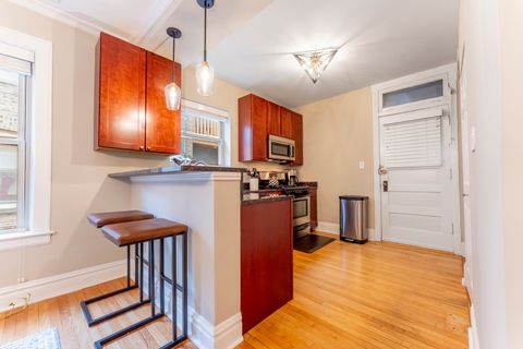 Tiny photo for 617 Washington Boulevard #2N, Oak Park, IL 60302 (MLS # 12559878)