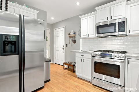 Tiny photo for 292 MAYFLOWER Court, Gurnee, IL 60031 (MLS # 12724047)