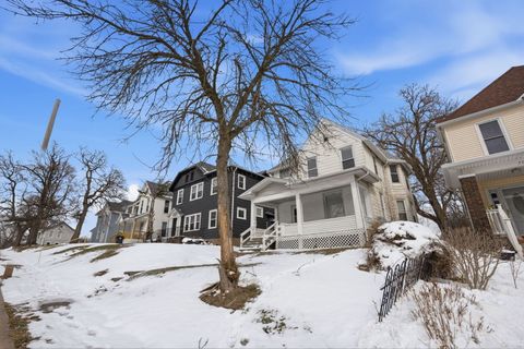 Tiny photo for 715 IOWA Street, Davenport, IA 52803 (MLS # 12594797)