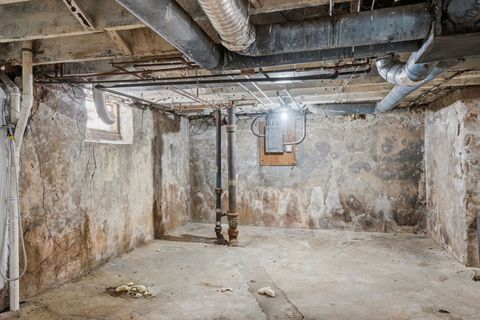 Tiny photo for 715 IOWA Street, Davenport, IA 52803 (MLS # 12594797)