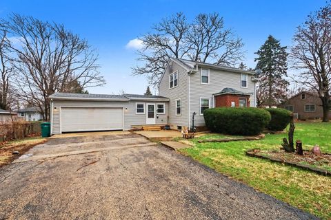 Photo of 316 SIEGMUND Street, Joliet, IL 60433 (MLS # 12610085)