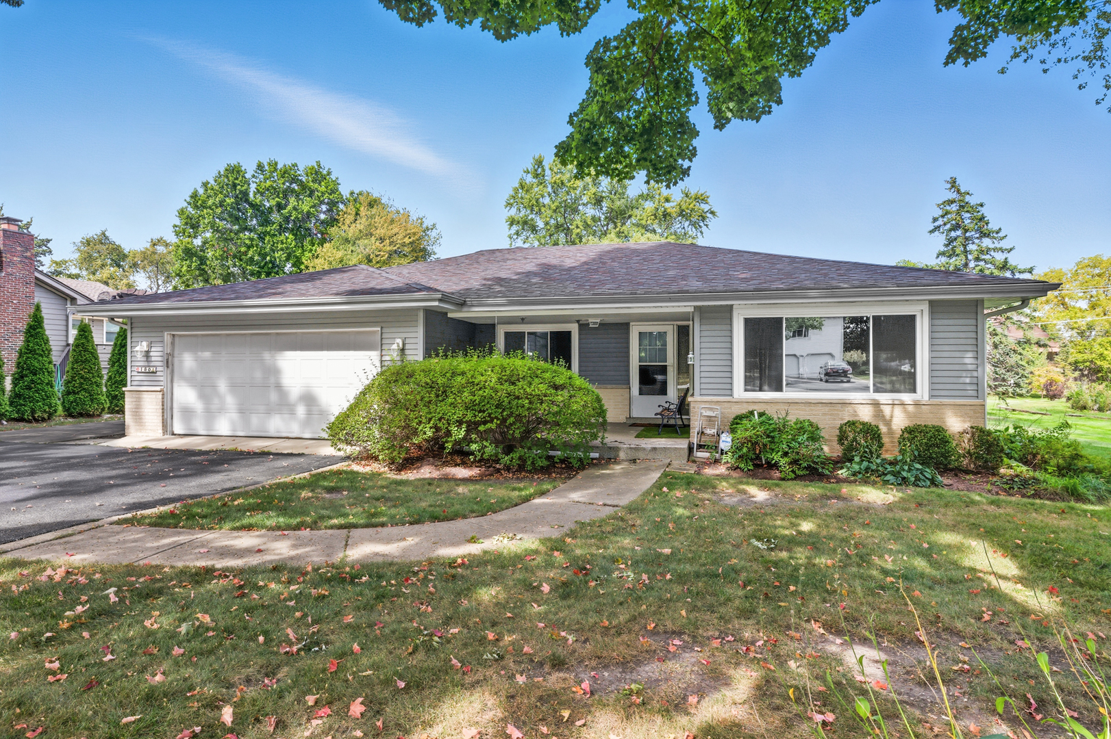 22w180 W woodview Drive