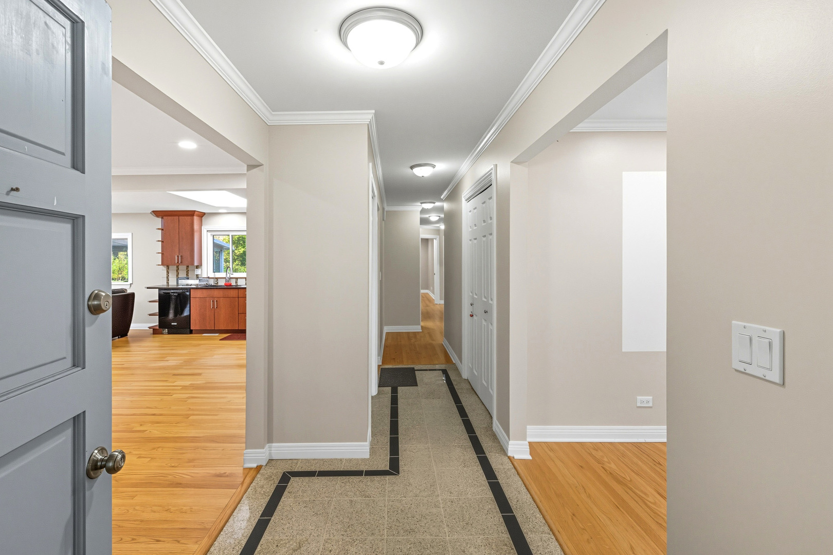 22w180 W woodview Drive