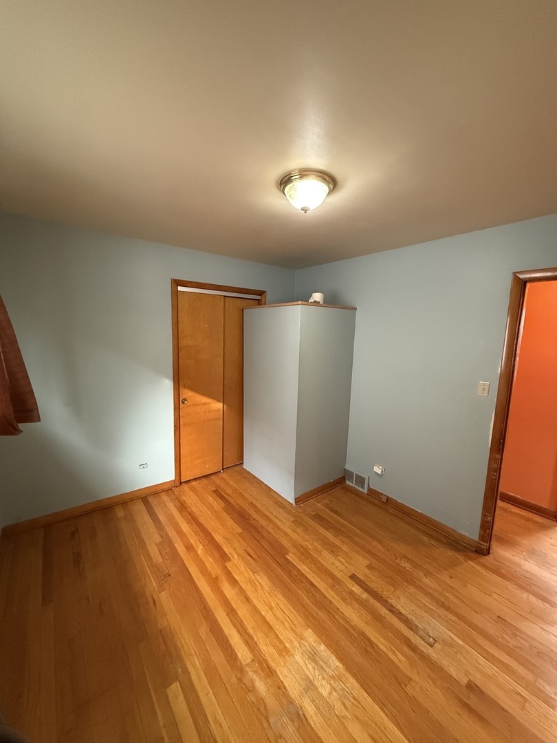 3415 N Kenton Avenue