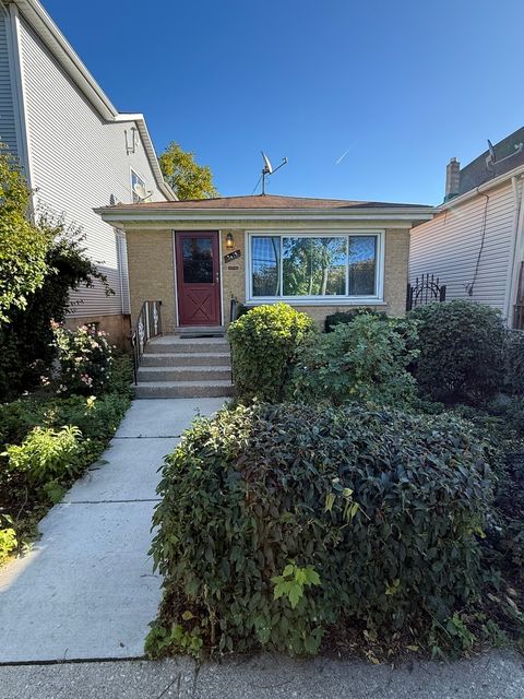 Photo of 3415 N Kenton Avenue, Chicago, IL 60641 (MLS # 12506016)