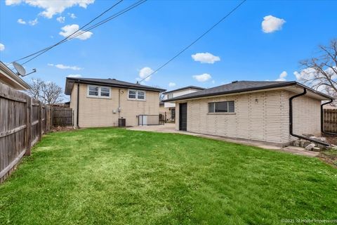 Tiny photo for 10316 Lamon Avenue, Oak Lawn, IL 60453 (MLS # 12538962)