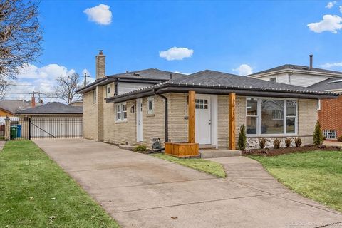 Photo of 10316 Lamon Avenue, Oak Lawn, IL 60453 (MLS # 12538962)