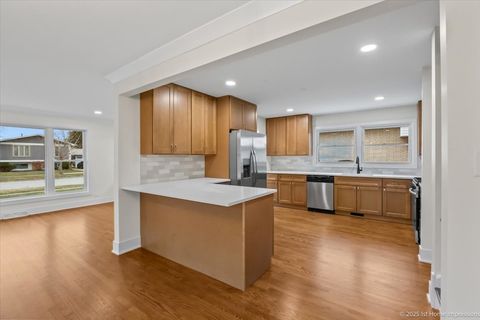 Tiny photo for 10316 Lamon Avenue, Oak Lawn, IL 60453 (MLS # 12538962)