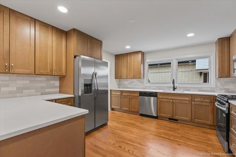 Tiny photo for 10316 Lamon Avenue, Oak Lawn, IL 60453 (MLS # 12538962)